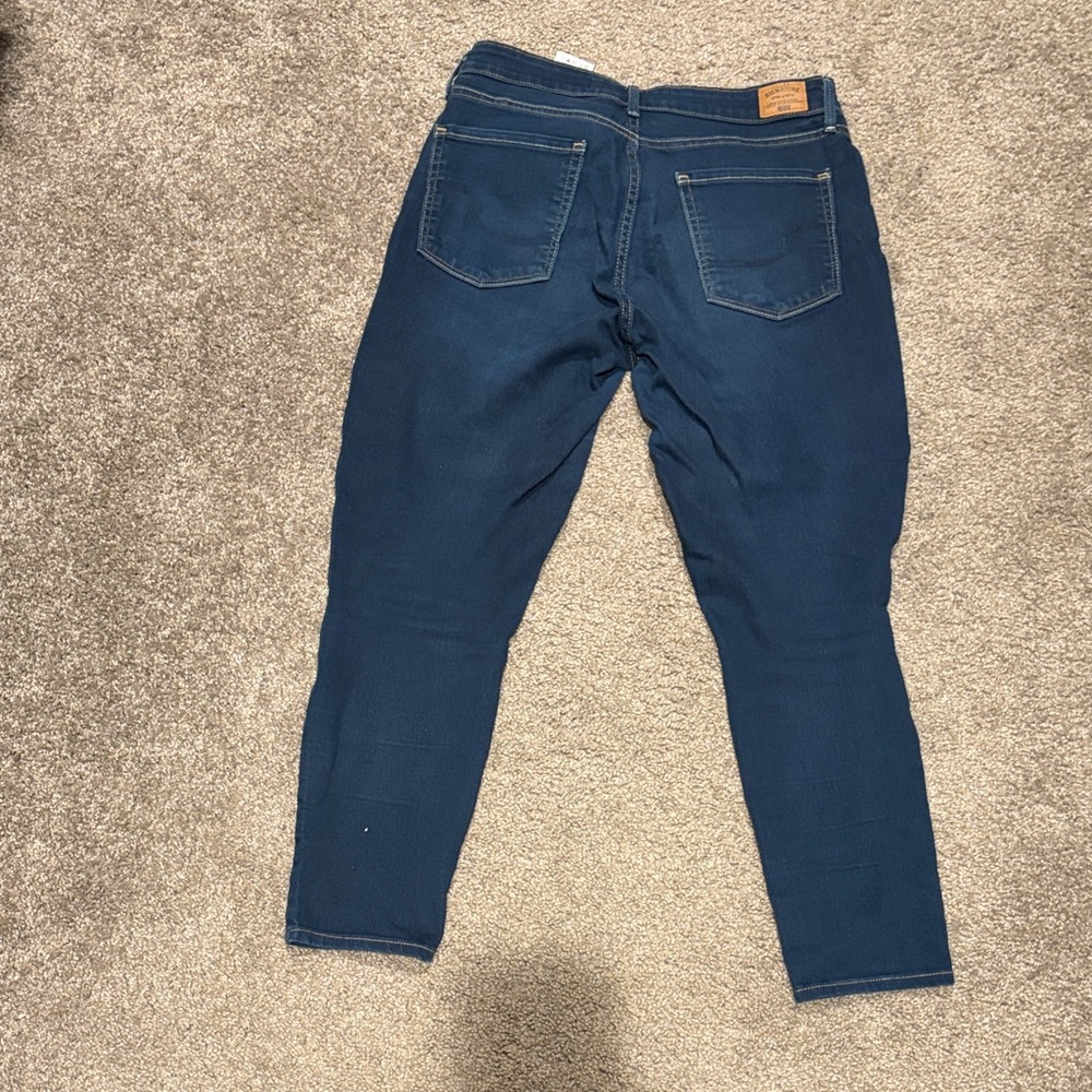 Levi’s Mid Rise Skinny - Picture 2 of 4
